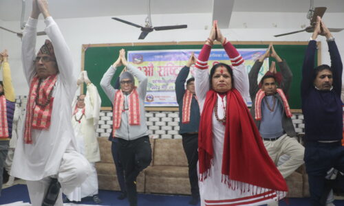 विराटनगरमा ११ औं राष्ट्रिय योग दिवस मनाइयो : नसर्ने रोग न्यूनिकरणका लागि योगमा जोड
