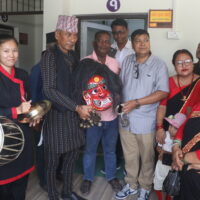 कटहरी गाउँपालिकाद्वारा नेवाः देय दबुलाई लाखे नाच र बाजागाजाका सामग्री हस्तान्तरण