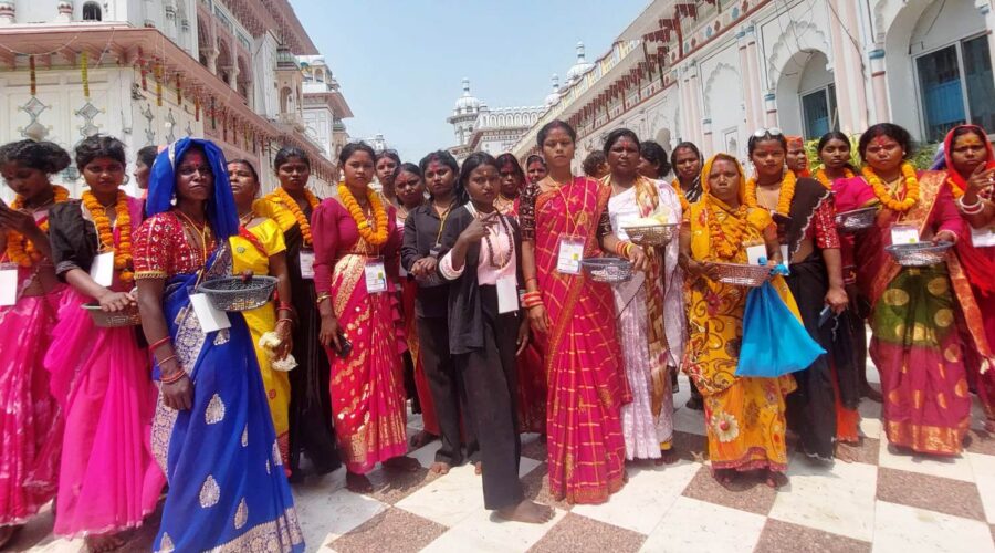 आभा फाउण्डेशनद्वारा विराटनगरका ४० ऋषिदेव महिलालाई तीर्थयात्रा